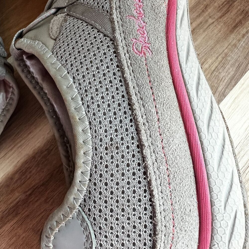 SKECHERS Womens 22463 Slip On Casual Comfort Active Shoe Sz 9.5 Taupe Suede - Picture 8 of 12